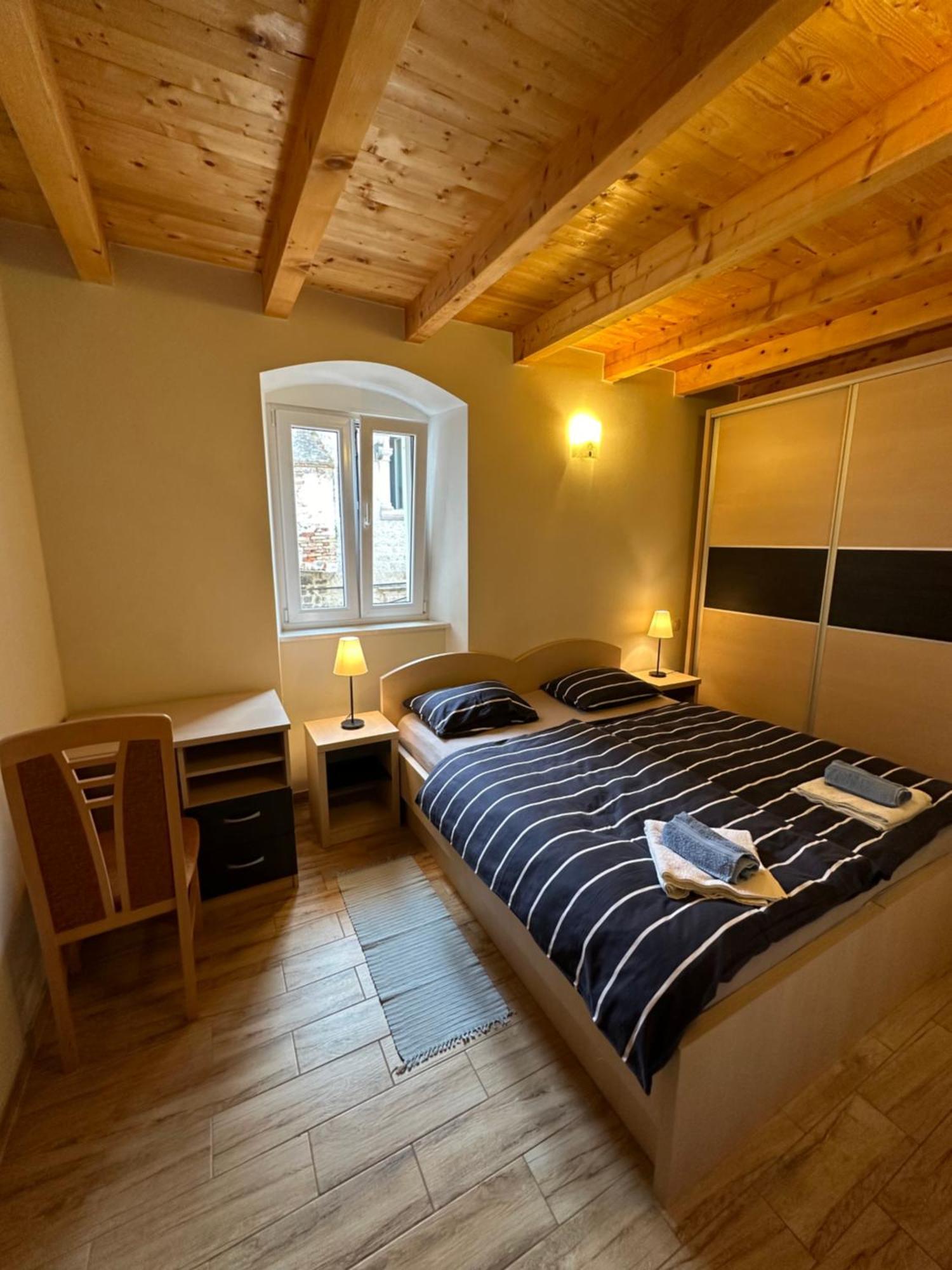 Old Town Apartments Trogir - Free Parking Экстерьер фото