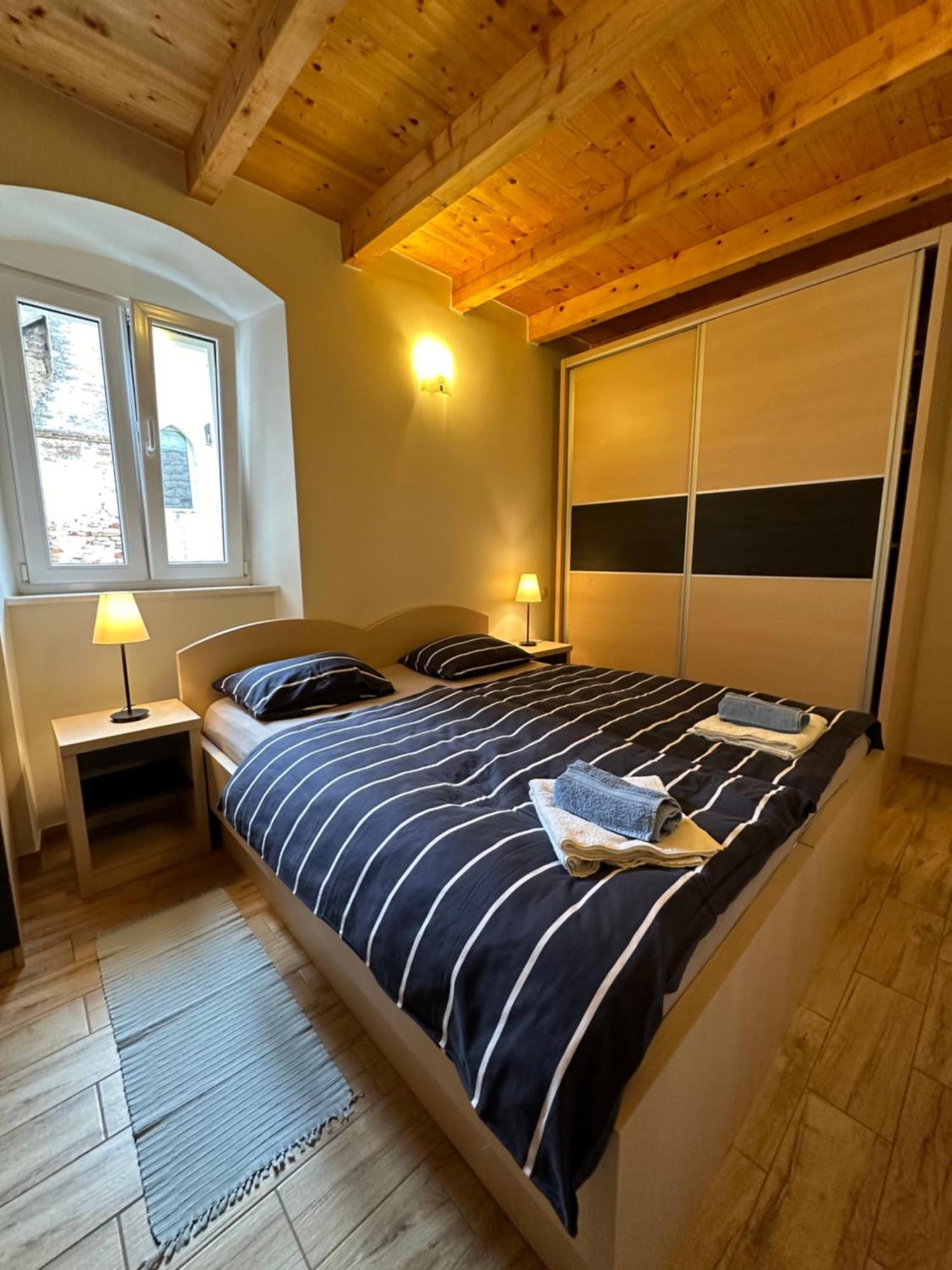 Old Town Apartments Trogir - Free Parking Экстерьер фото