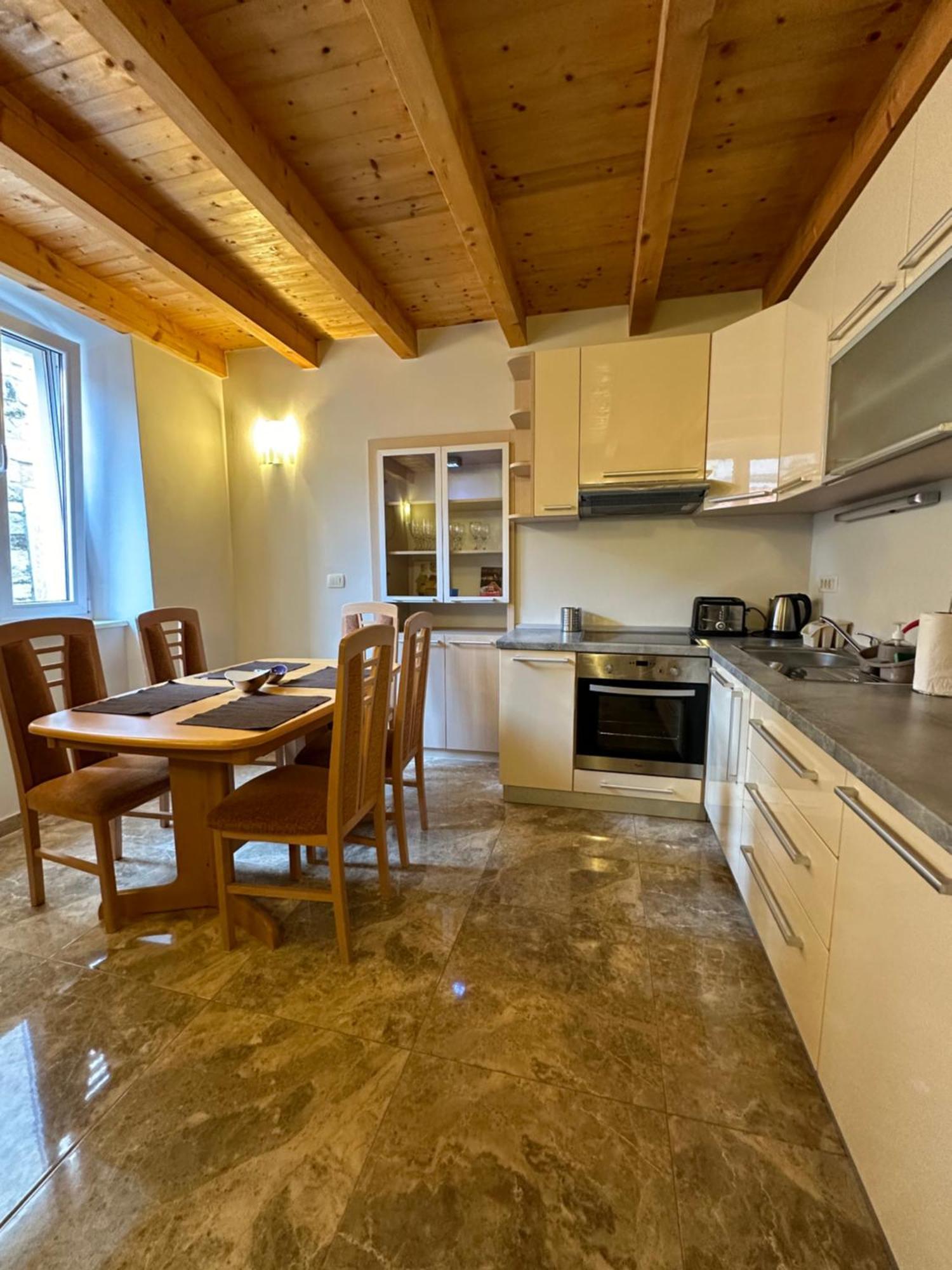 Old Town Apartments Trogir - Free Parking Экстерьер фото